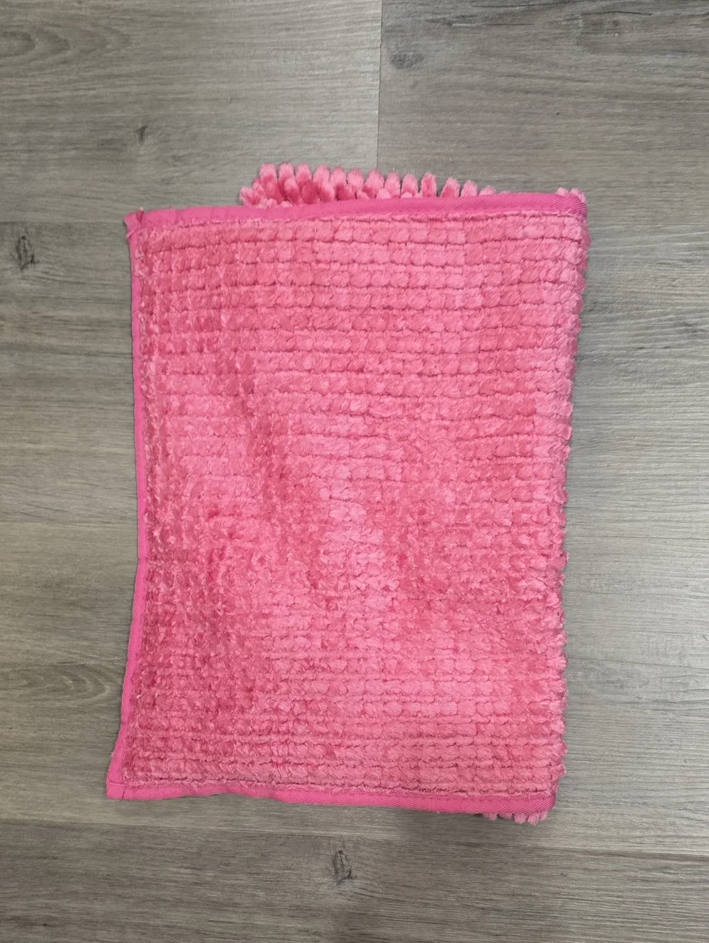 Juicy Couture Home Luxury Chenille Bath Rug- Pink- Sm